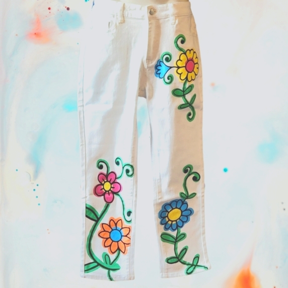 NWT Women's S Designer White Pants w Flowers - Picture 1 of 5